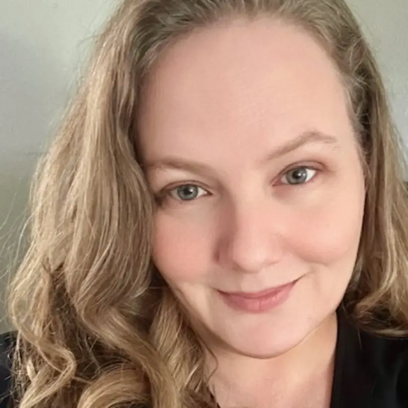 Headshot of Yvette Howes