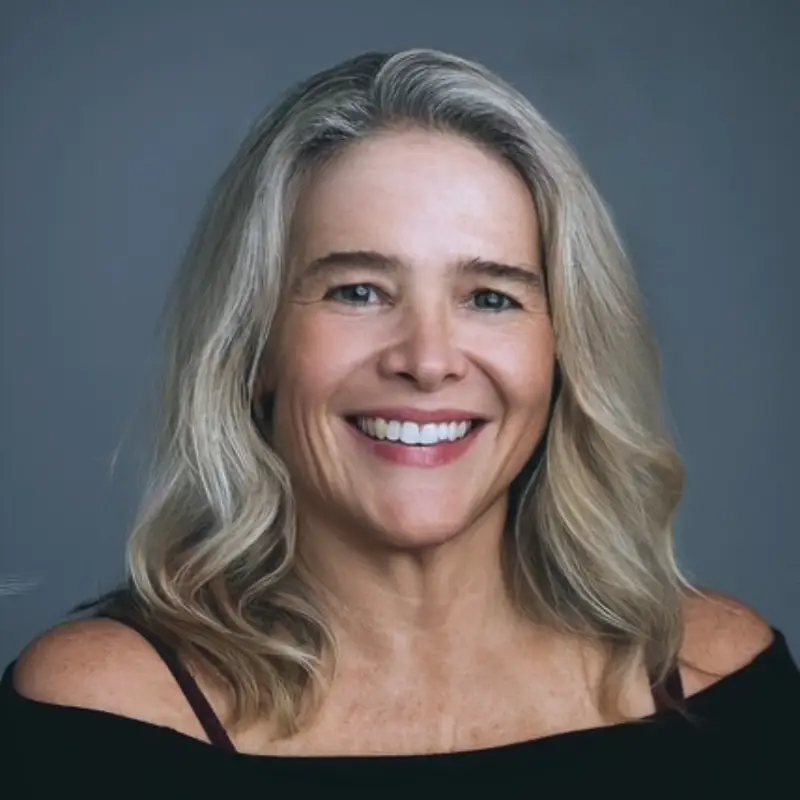 headshot of Victoria Miller