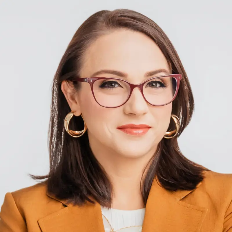 Headshot of Sabrina Stutz