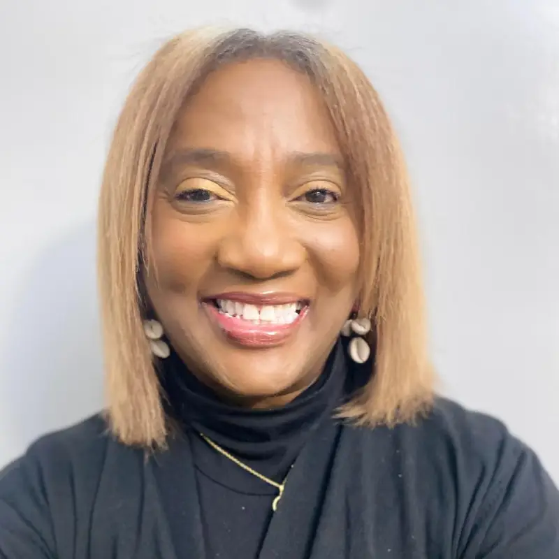 Headshot of Sharon Yvonne Murphy