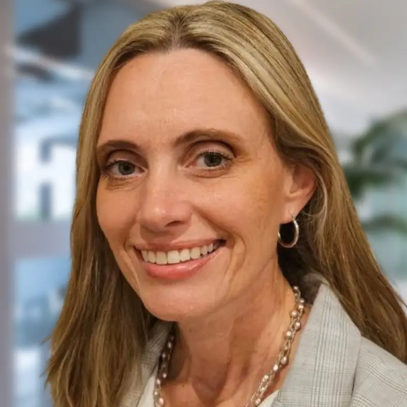 Headshot of Kimberly Leary