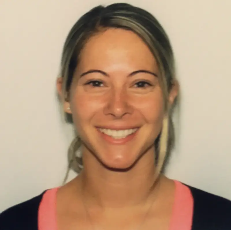 Headshot of Amy Bray