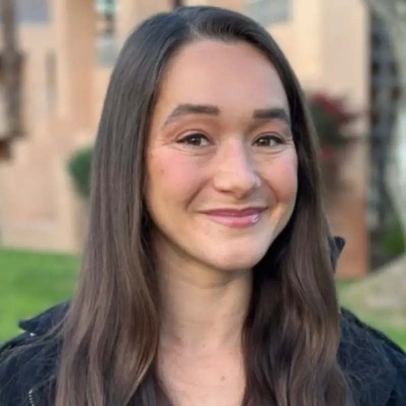 Headshot of Courtney Lodin