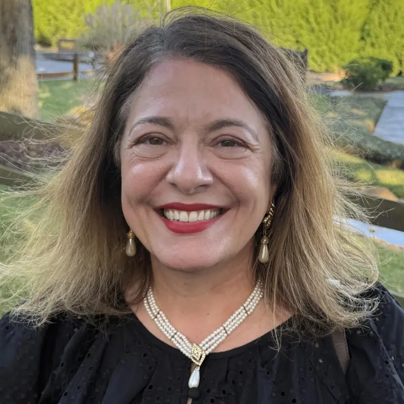 Headshot of April Roberts