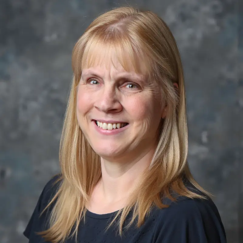 Headshot of Dawn Scott