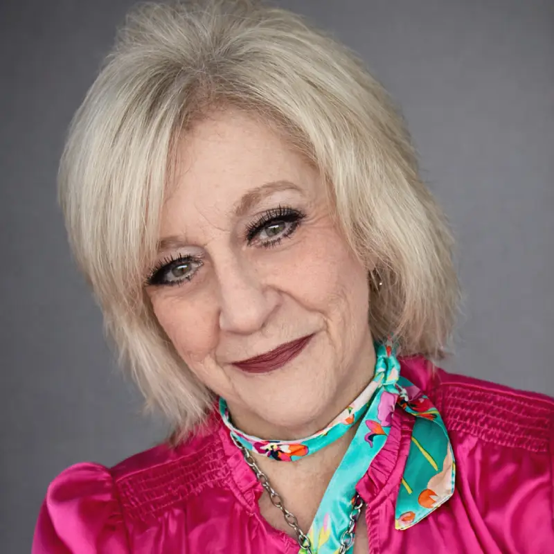 Headshot of Lori Stalcar