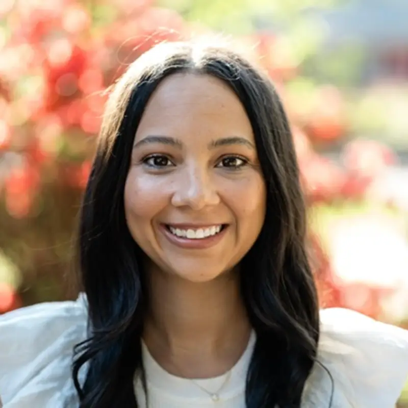 Headshot of Amber Riddick-Gérard