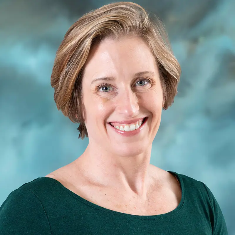 Headshot of Laura Sheridan