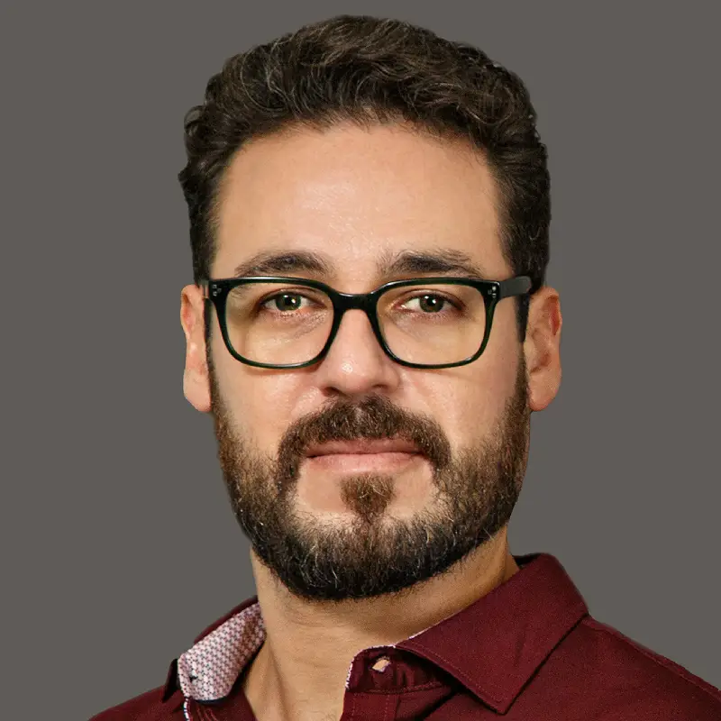 Headshot of Richard Espinoza