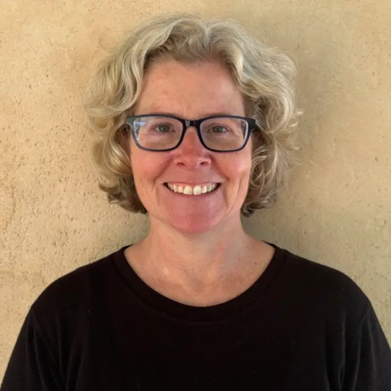 Headshot of Heather Reid