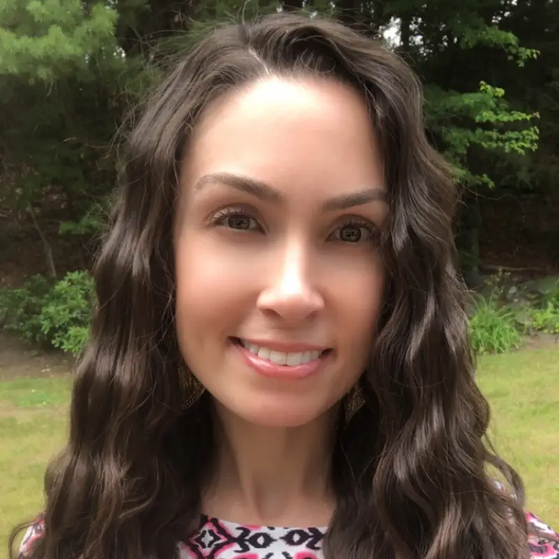 Headshot of Janet Gueli