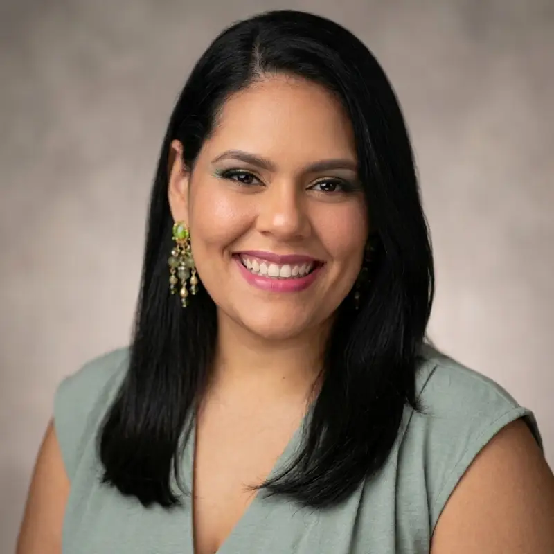Headshot of Carolyna Mercado