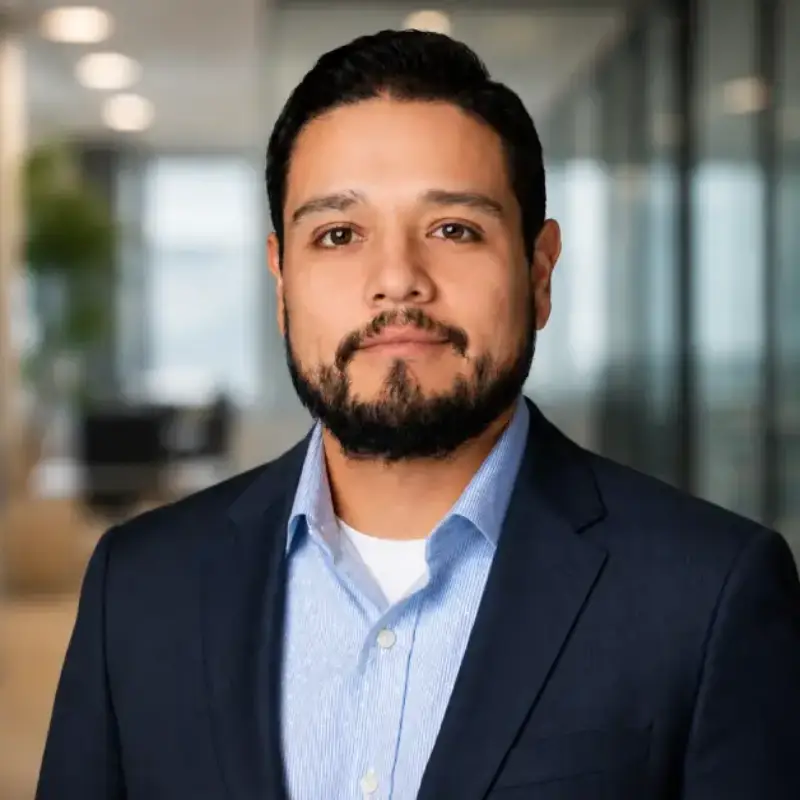 Headshot of Thomas Alegria