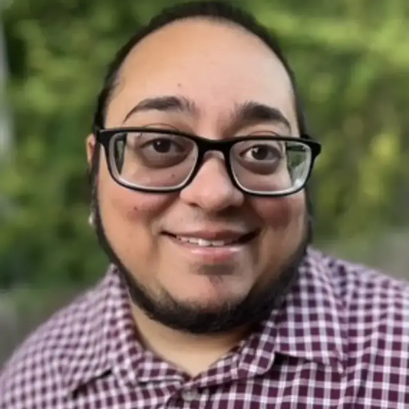 Headshot of Amar Saxena