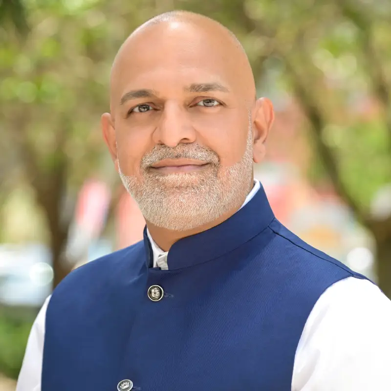 Headshot of Connolly Dsouza