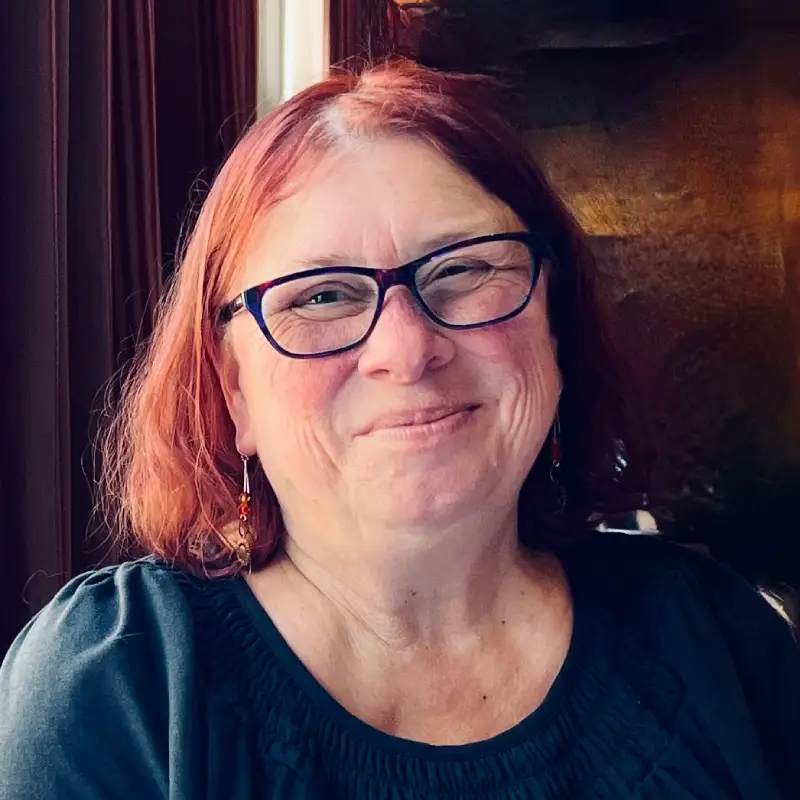 Headshot of Julia Talmadge