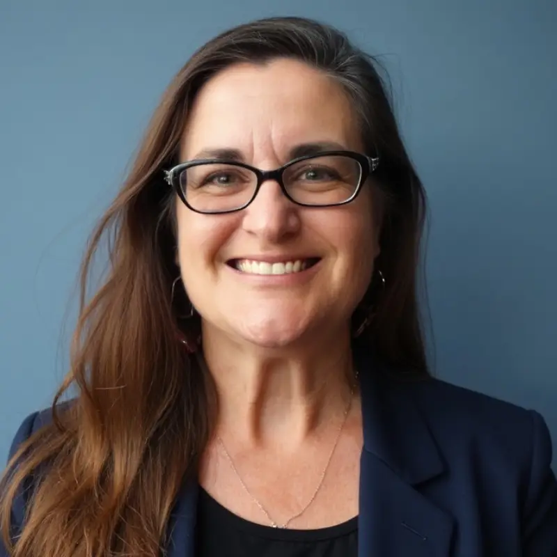 Headshot of Karen Surowiec