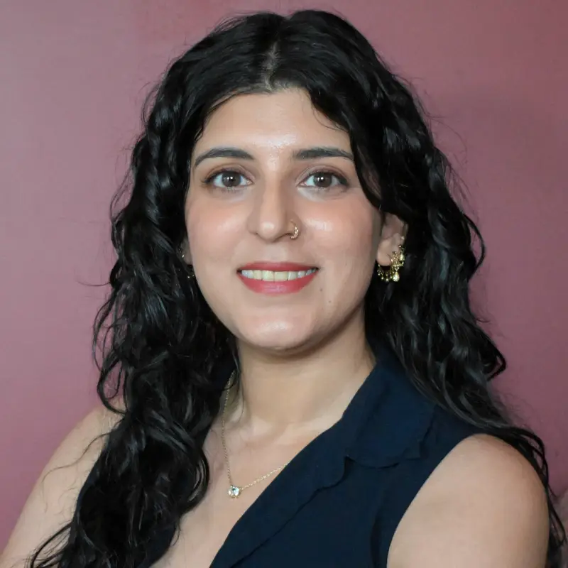Headshot of Jasmin Mangat