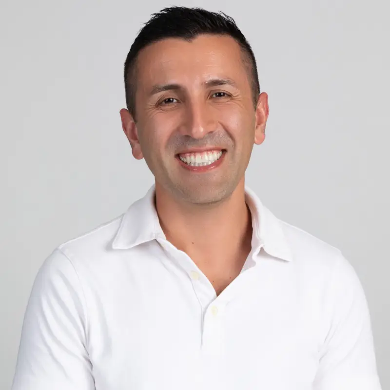 Headshot of Steven Borrero