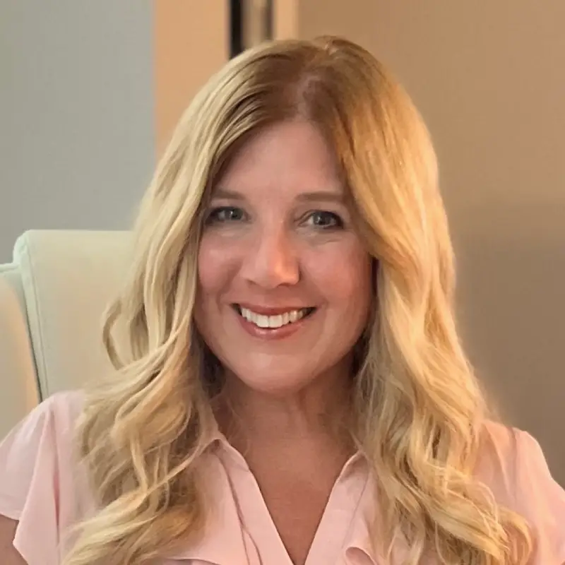 Headshot of Renee Kinavey