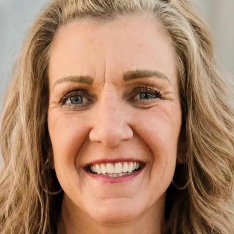 Headshot of Shawna Kuhl
