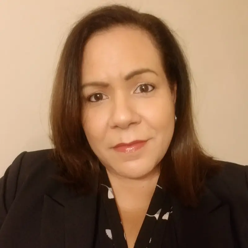 Headshot of Angela Perez