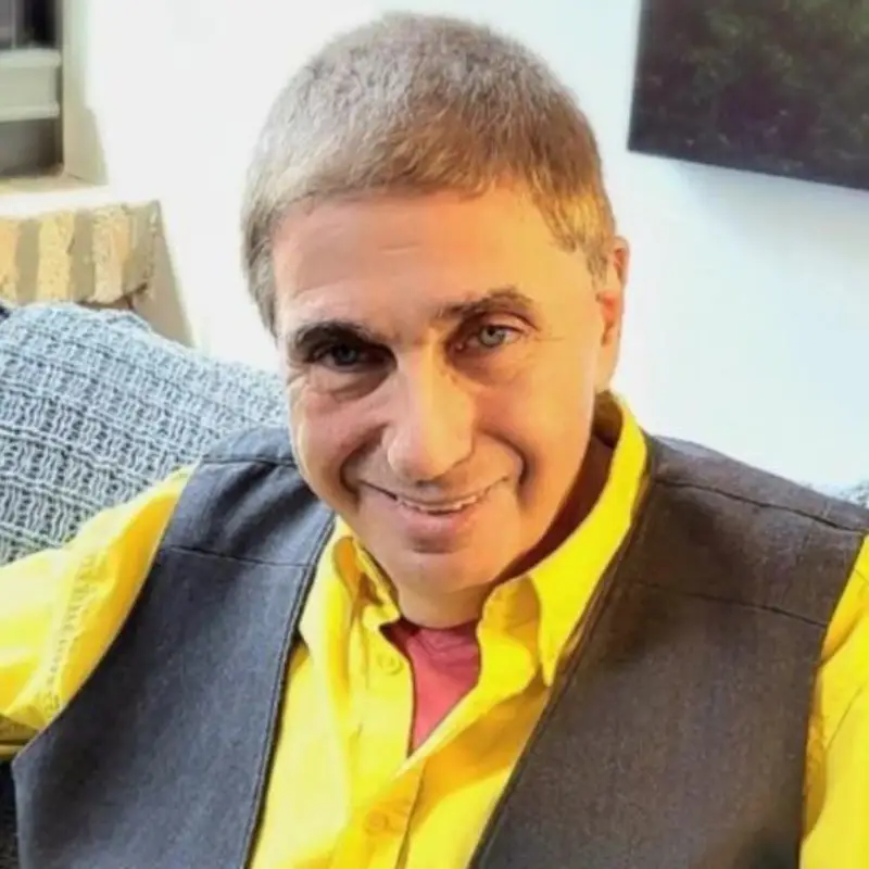 Headshot of Howard Kaplan