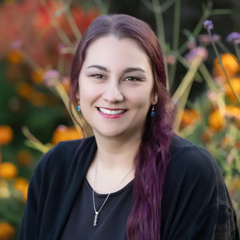 Headshot of Rebecca Viereckl-Grush