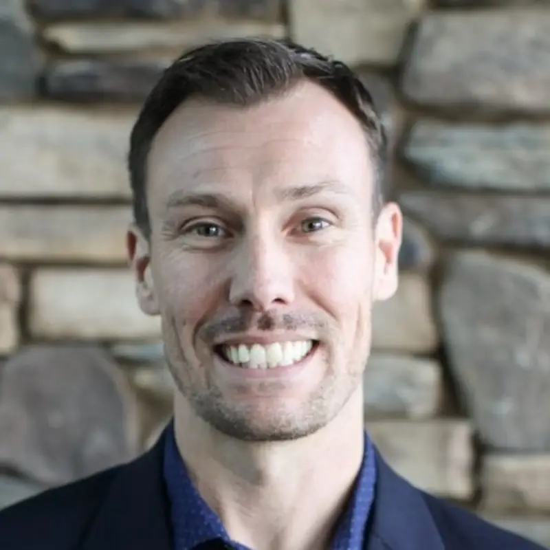 Headshot of Dustin Bridges