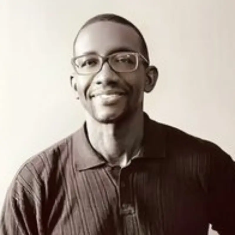Headshot of Walter Holloway