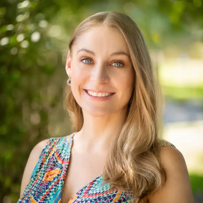 Headshot of Agnes Lenda
