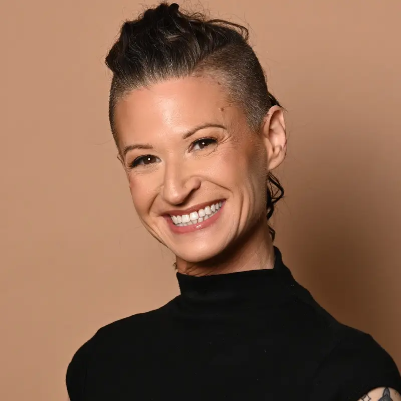 Headshot of Rebecca Tagg