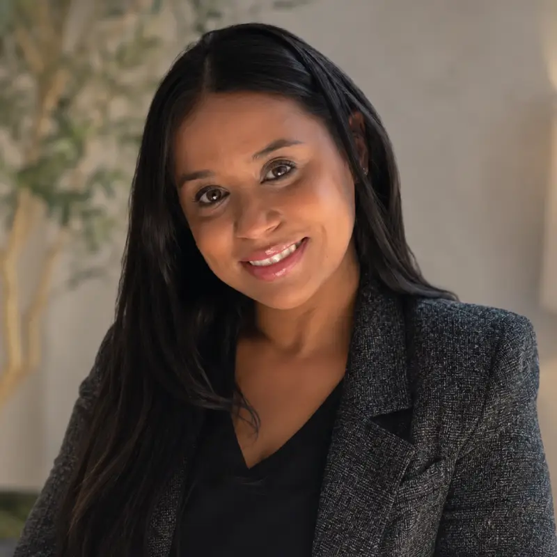 Headshot of Estefany Vargas