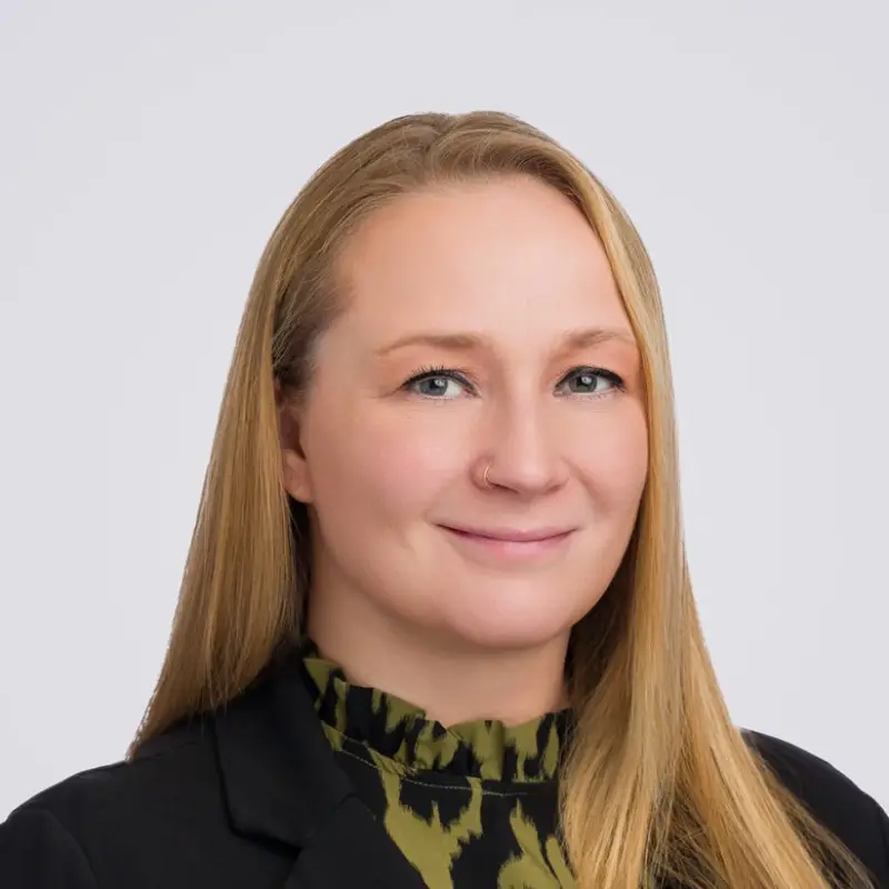 Headshot of Margaret Vieweg