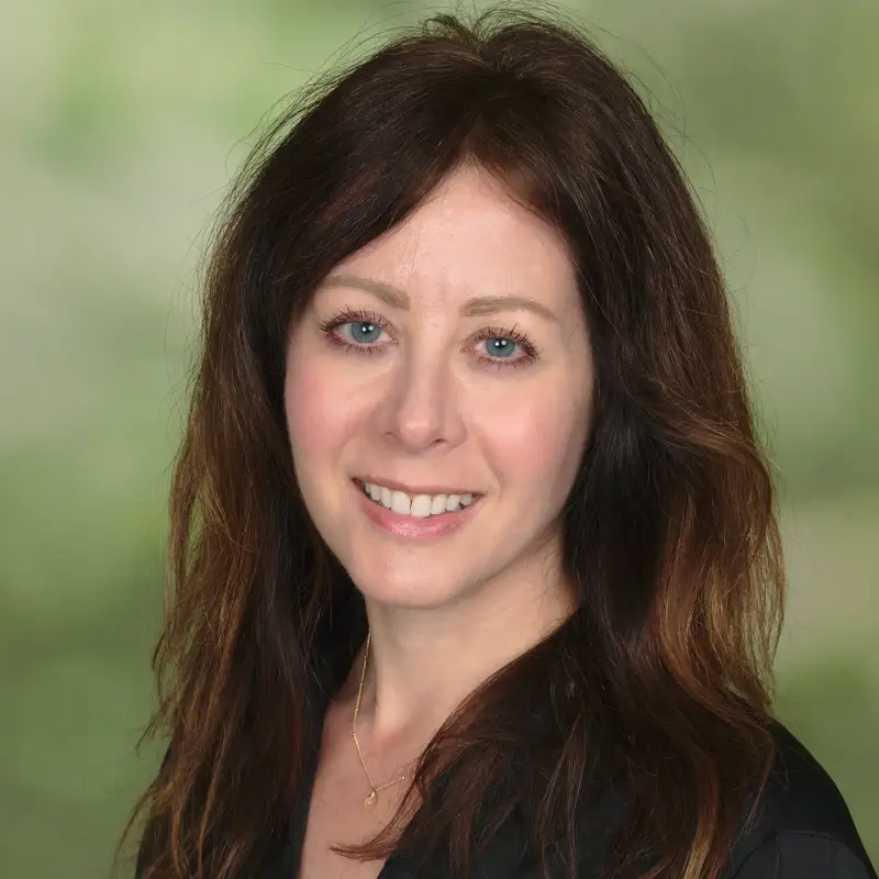 Headshot of April Topfer