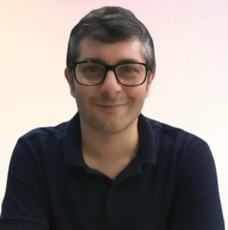 Headshot of Ari Natinsky