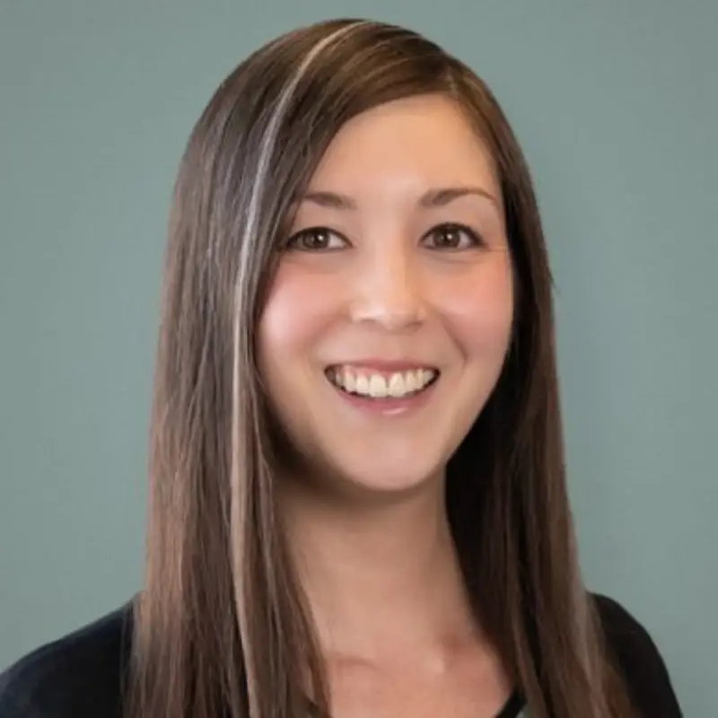 Headshot of Elizabeth Smith Han