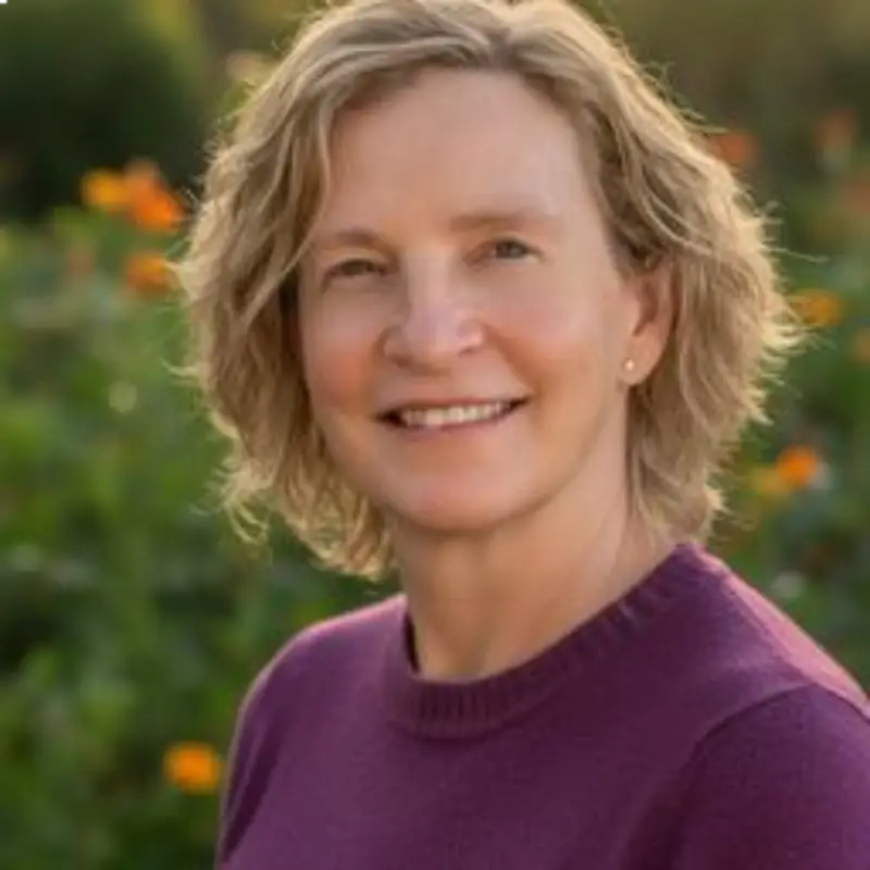 Headshot of Lori Thomas Shaw