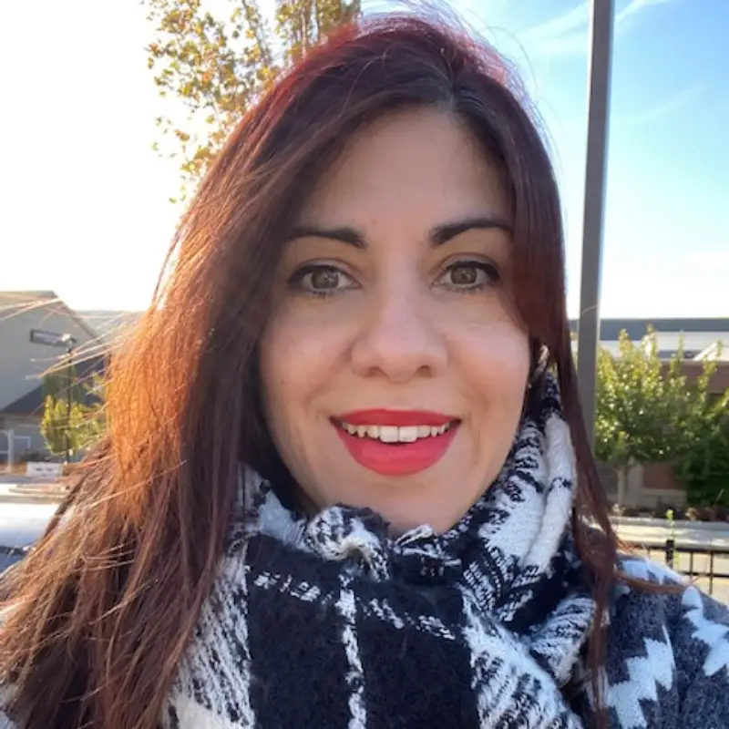 Headshot of Lydia Vazquez