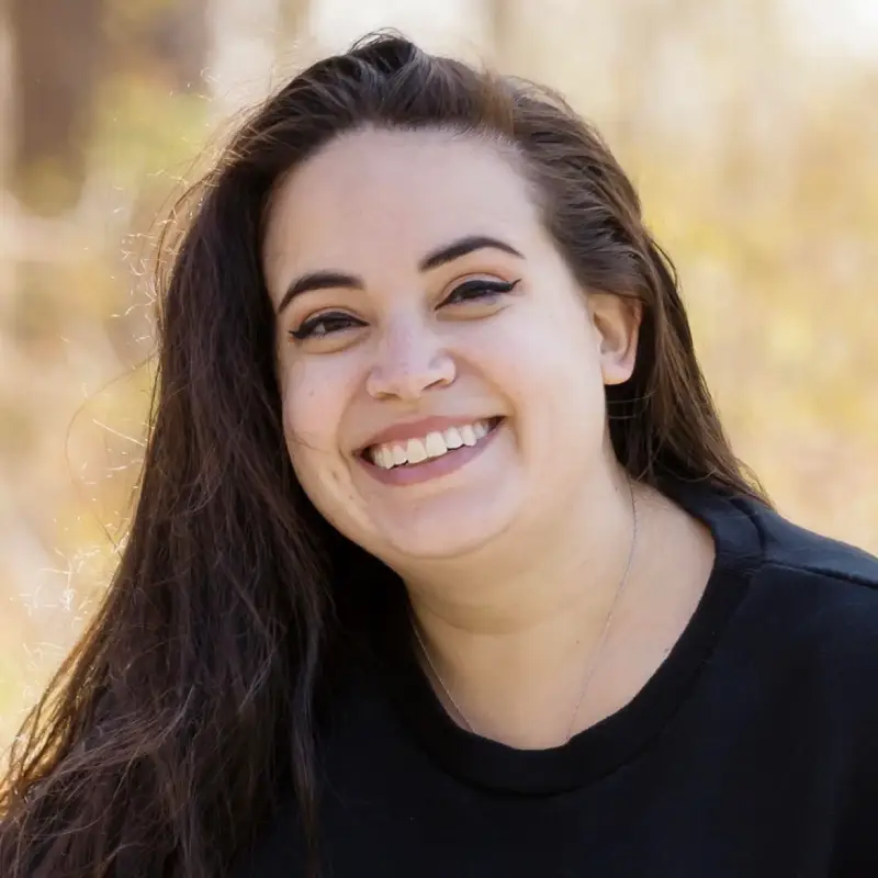 Headshot of Savannah Taylor