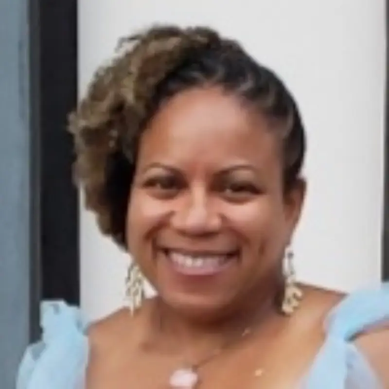 Headshot of Tanya Hunt