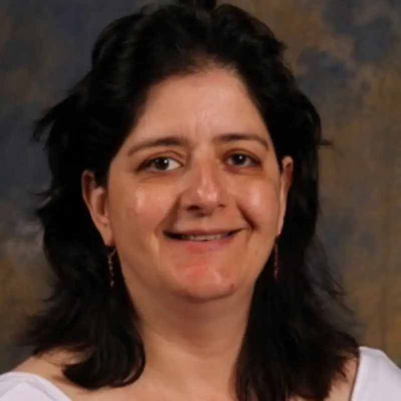 Headshot of Georgeann Iacono Russell