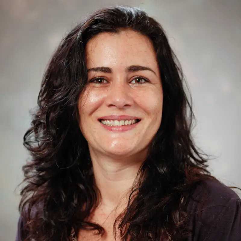 Headshot of Adriana González