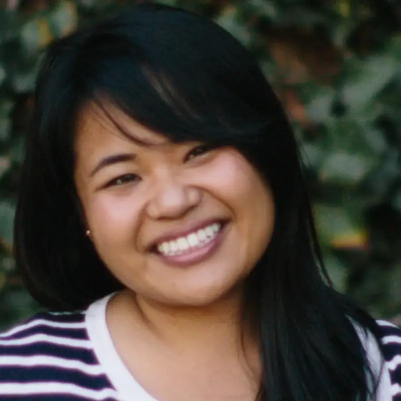Headshot of Holly-Marie Arce