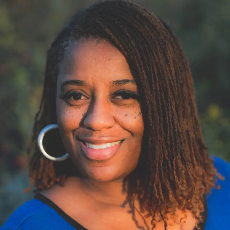 Headshot of Monique Mort