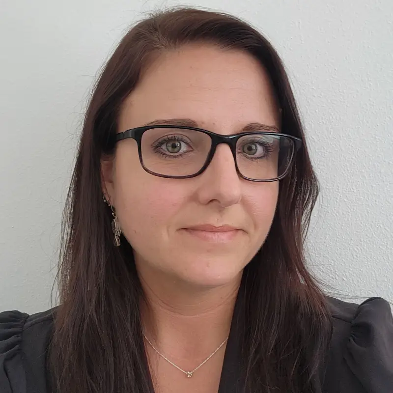 Headshot of Beata Pawelski