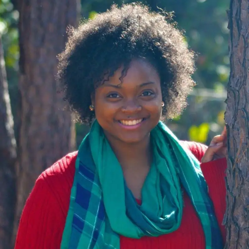 Headshot of Kiana Thomas
