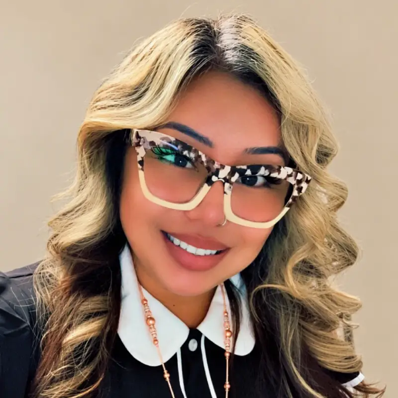 Headshot of Lisa Mejia