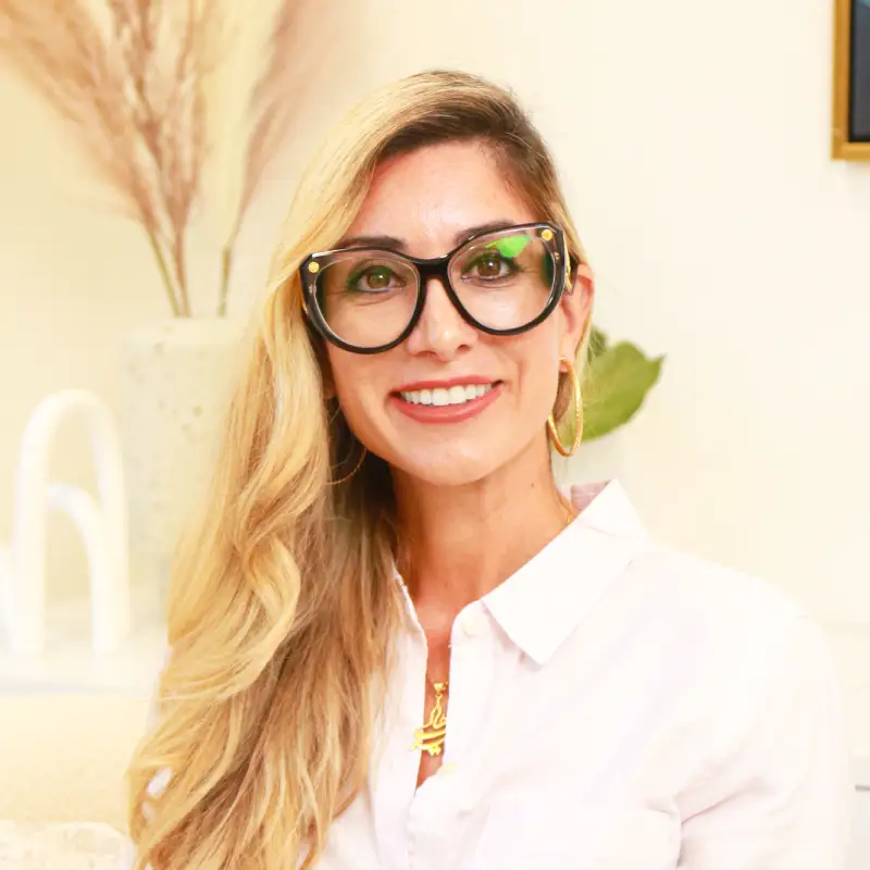 Headshot of Haleh Kouchmeshki