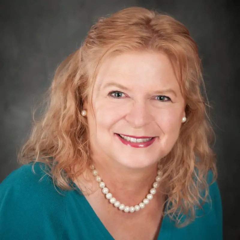Headshot of Mary Ellen Sternitzke